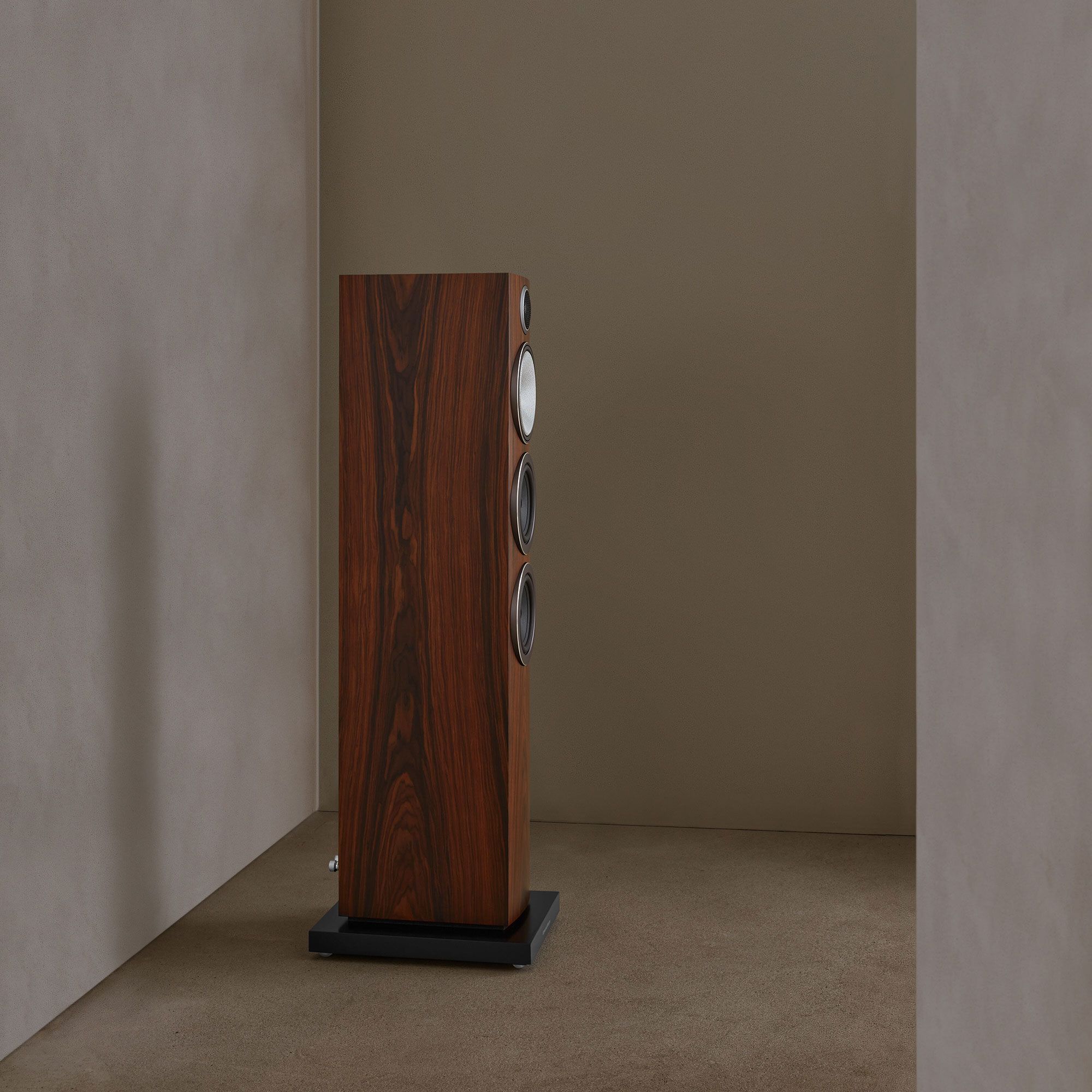 Bowers & Wilkins 704 S3 Mocha напольная АС